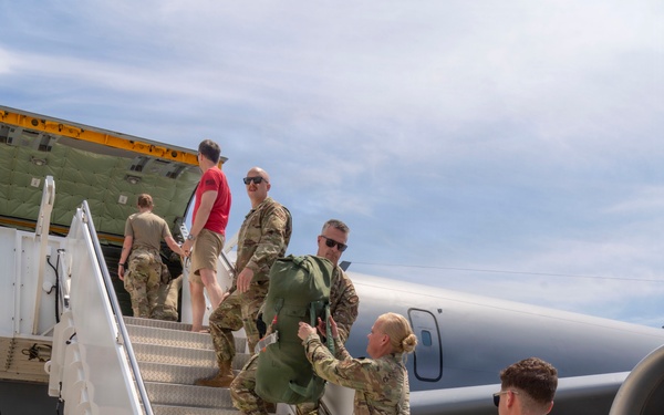 MAINEiacs Return Home