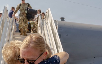 MAINEiacs Return Home