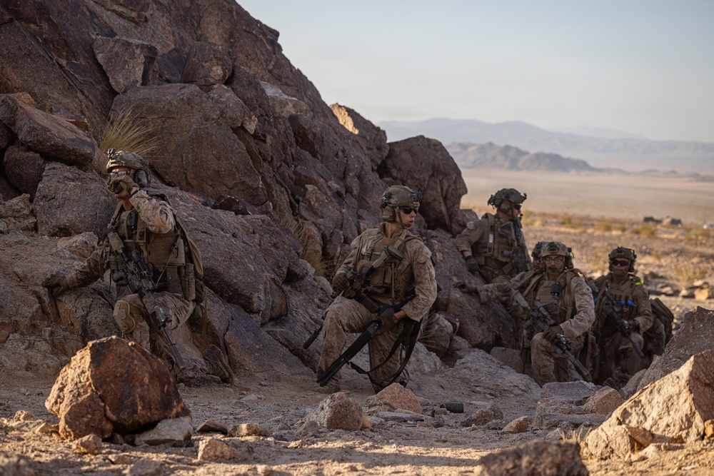 SLTE 4-26: Golf Company, 2nd Battalion, 2nd Marine Regiment Conduct Live-Fire Company Attacks