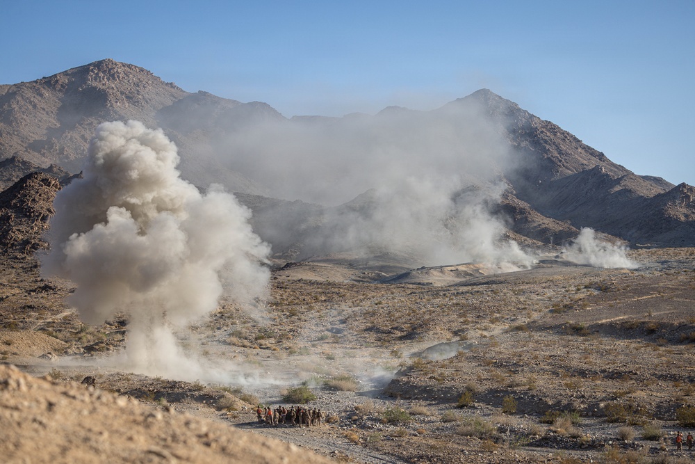 SLTE 4-26: Golf Company, 2nd Battalion, 2nd Marine Regiment Conduct Live-Fire Company Attacks