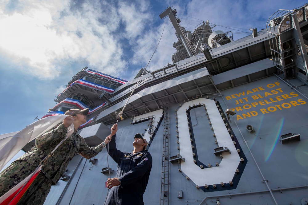 USS Carl Vinson (CVN 70) conducts routine operations