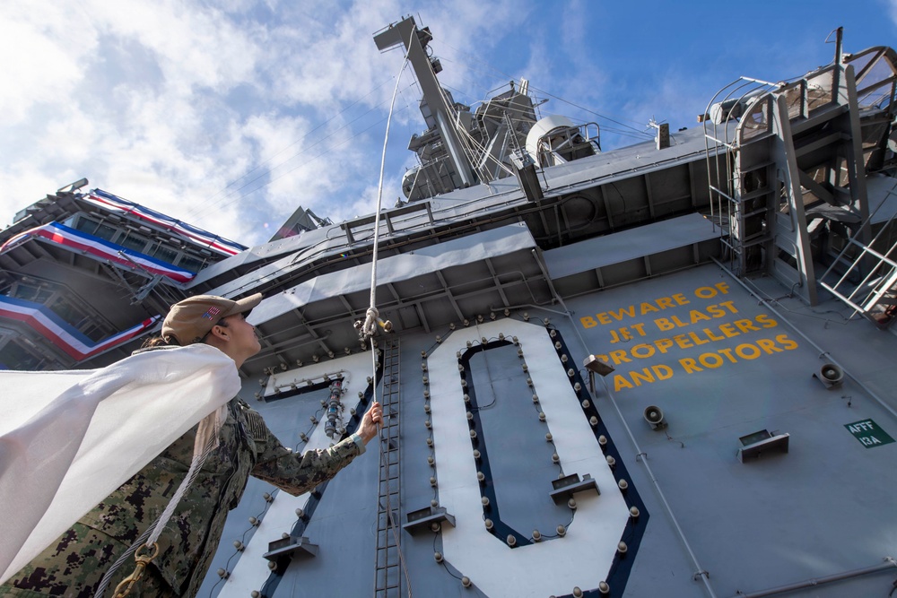 USS Carl Vinson (CVN 70) conducts routine operations