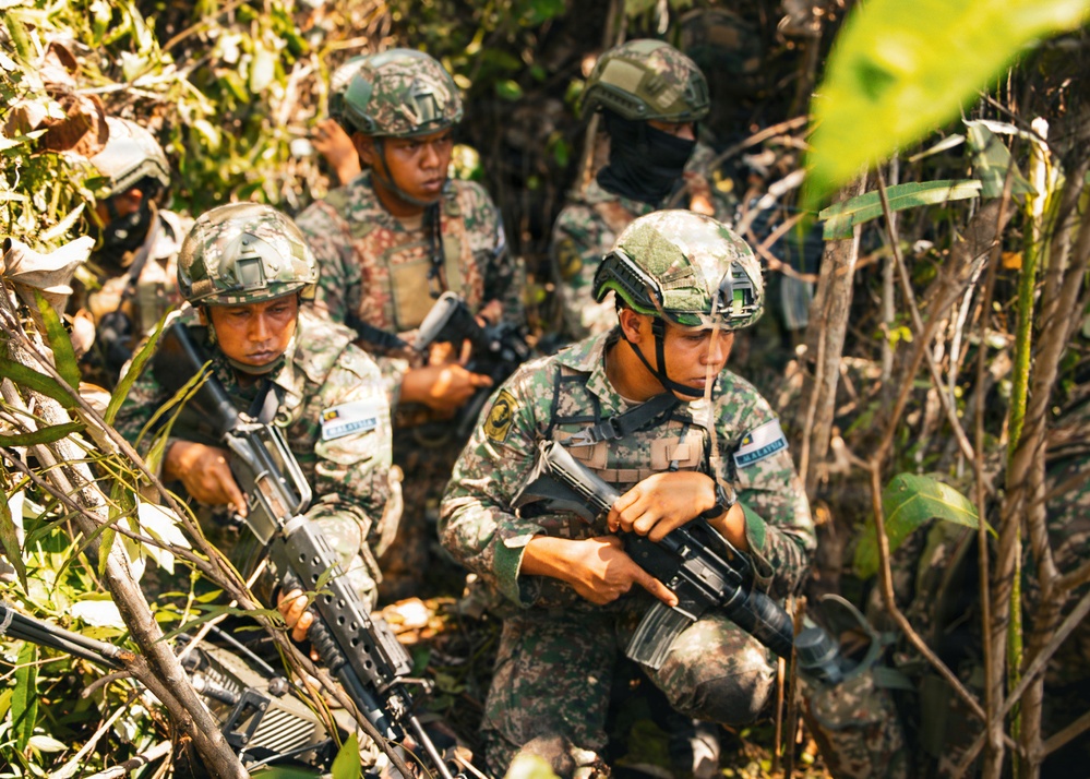 Gagah Setia: Malaysian, Australian and U.S. armies conduct air assault exercise during Keris Strike 26