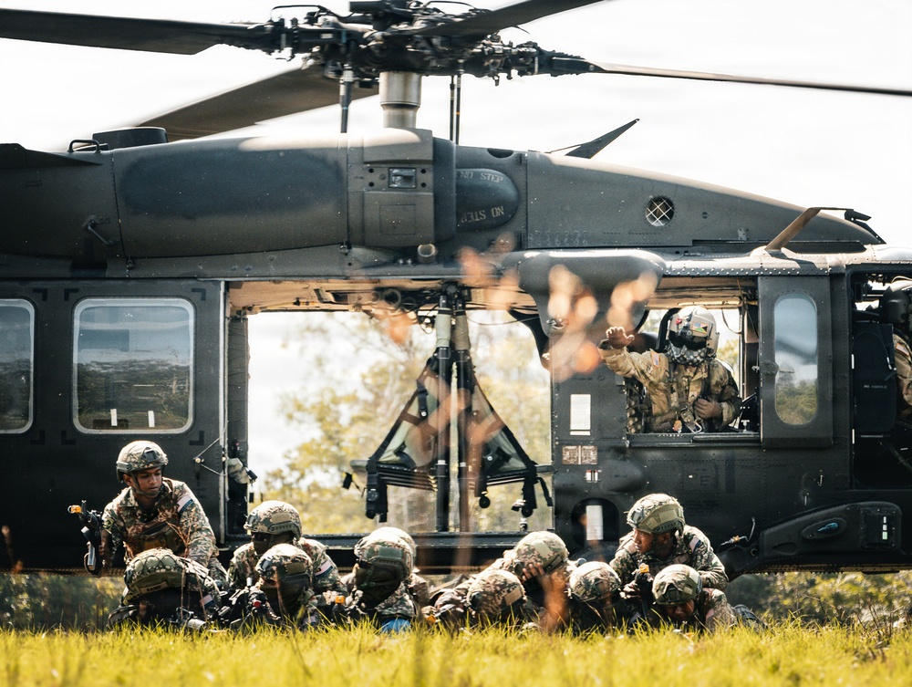 Gagah Setia: Malaysian, Australian and U.S. armies conduct air assault exercise during Keris Strike 26