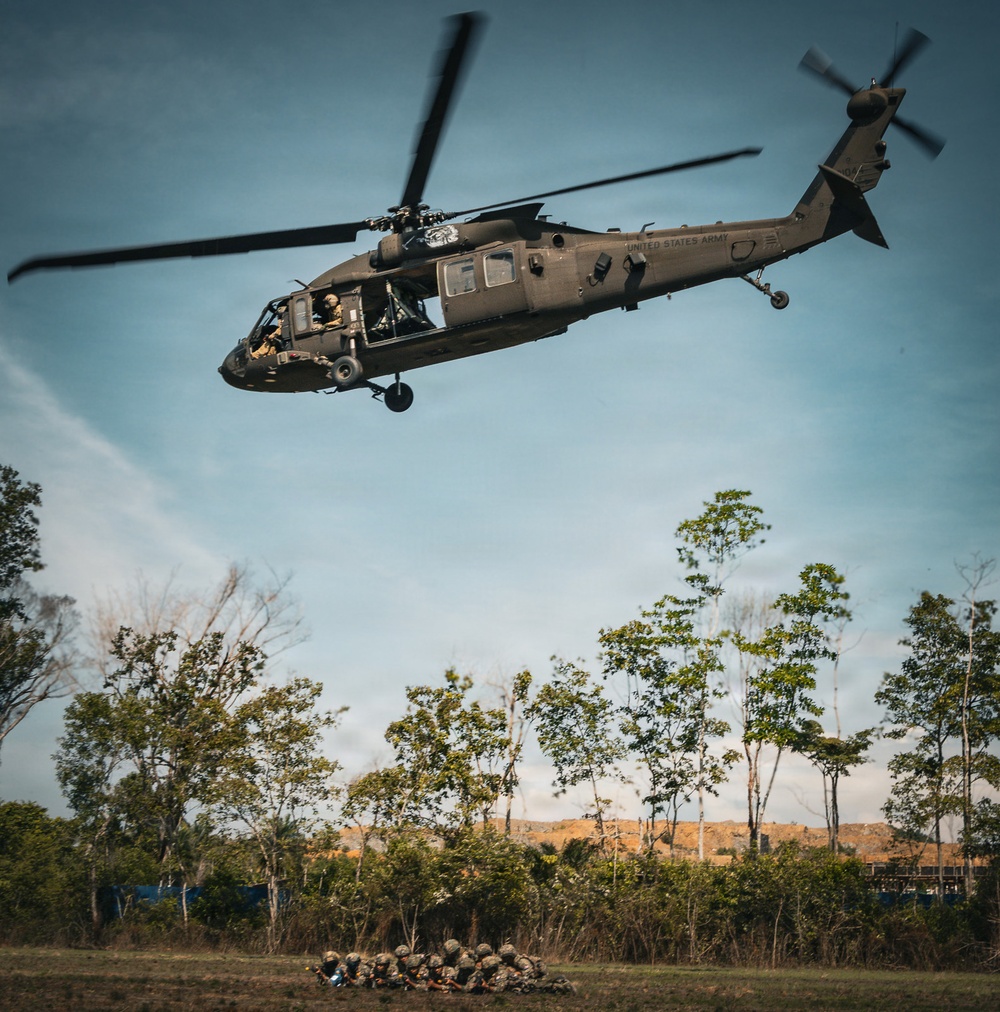 Gagah Setia: Malaysian, Australian and U.S. armies conduct air assault exercise during Keris Strike 26
