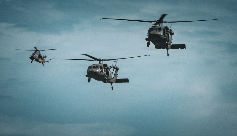 Gagah Setia: Malaysian, Australian and U.S. armies conduct air assault exercise during Keris Strike 26