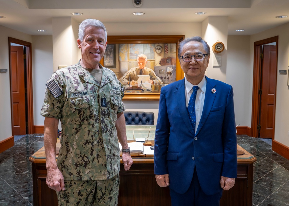 Mayor of Yokosuka Visits Commander, U.S. Pacific Fleet Headquarters
