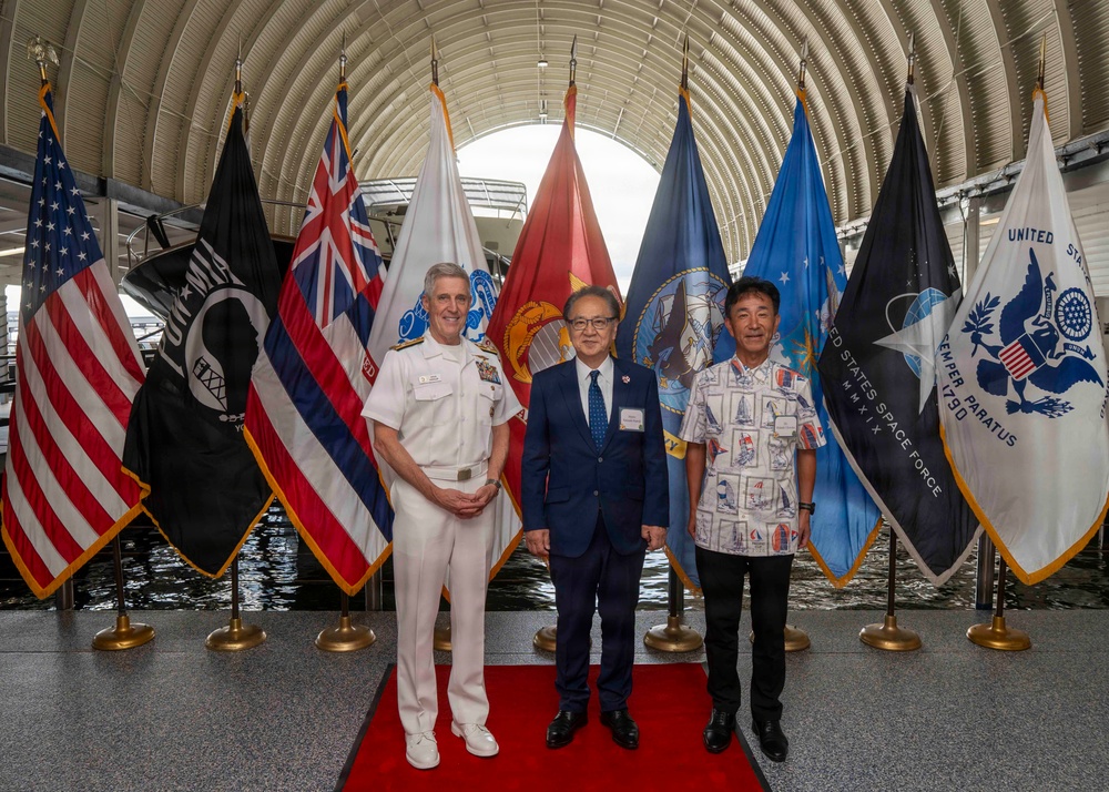 Katsuaki Kamiji, mayor of the city of Yokosuka, visits the USS Arizona Memorial with Adm. Steve Koehler, commander, U.S. Pacific Fleet