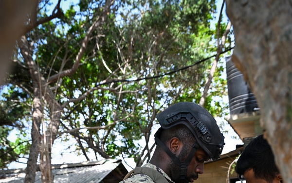 U.S. Coast Guard and Sri Lanka Navy prepare for VBSS Training