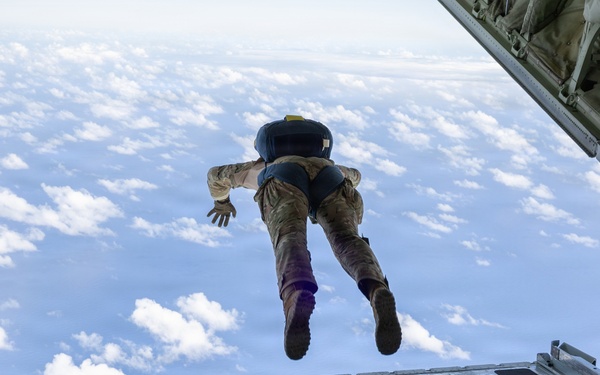Multinational special forces integrate during RIMPAC 2026