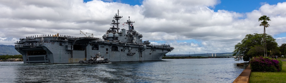 USS Essex returns to Pearl Harbor during RIMPAC 26