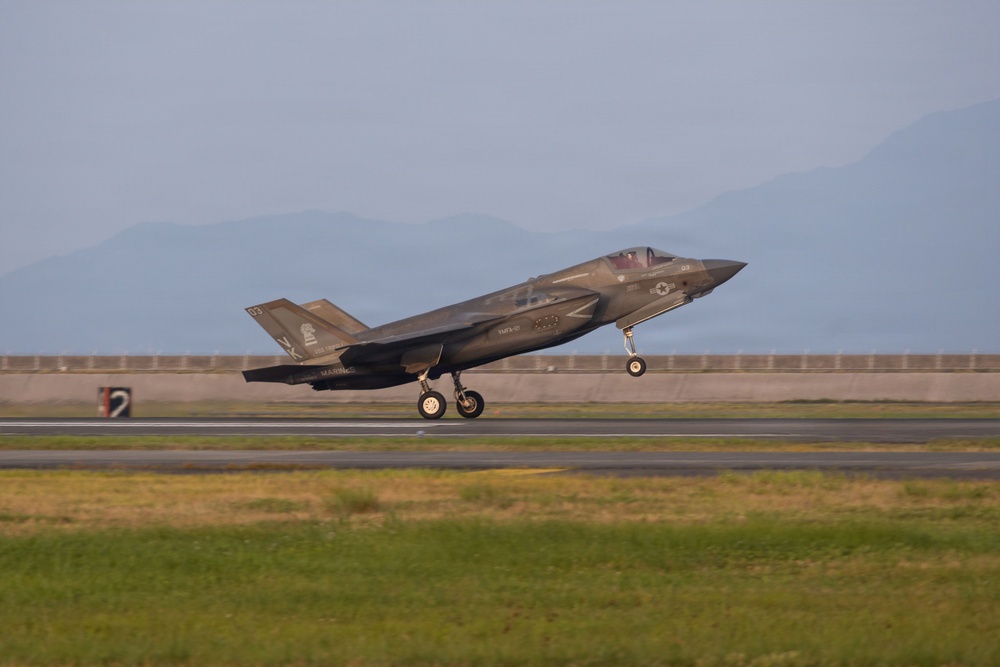 VMFA-121 returns home from 31st Marine Expeditionary Unit