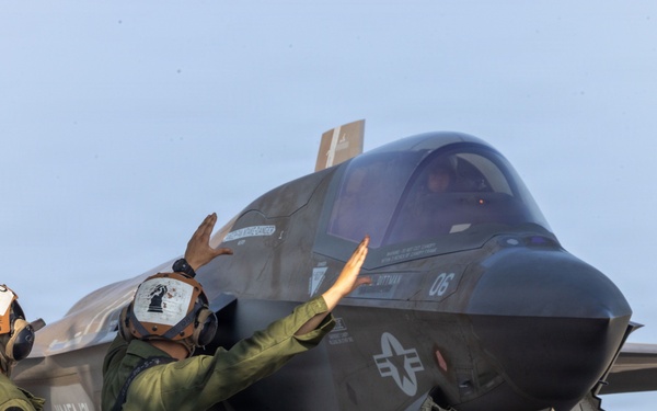 Marine Fighter Attack Squadron 121 returns home from 31st Marine Expeditionary Unit
