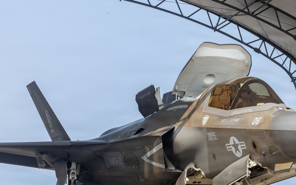 Marine Fighter Attack Squadron 121 returns home from 31st Marine Expeditionary Unit