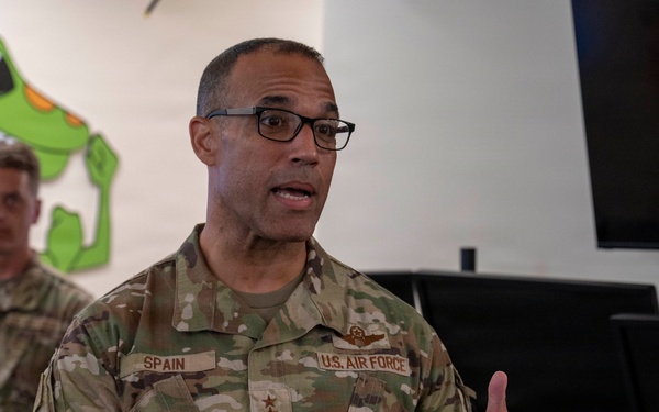 ACC commander visits PACAF