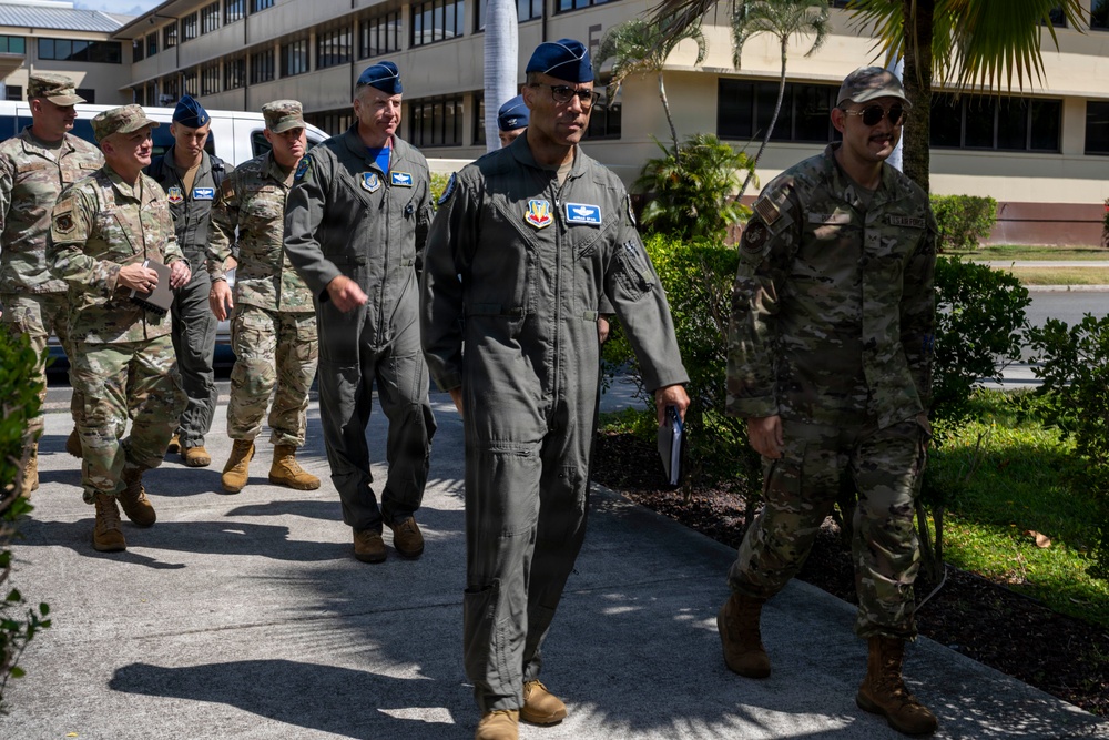 ACC commander visits PACAF
