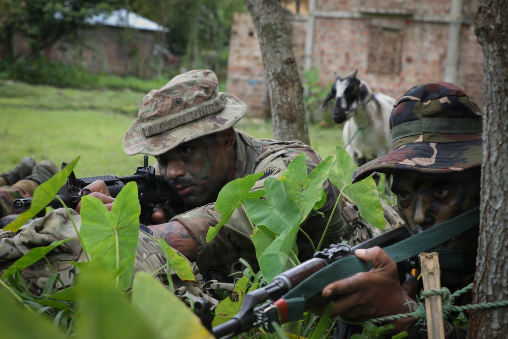U.S. and Bangladesh Forces Strengthen Skills during FTX