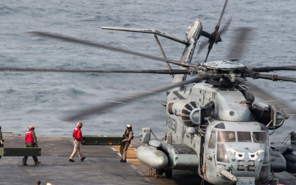 USS Boxer, 11th MEU Conducts Flight Operations