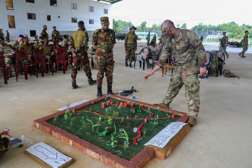 U.S. and Bangladesh Forces Strengthen Skills during FTX