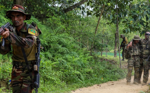 U.S. and Bangladesh Forces Strengthen Skills during FTX