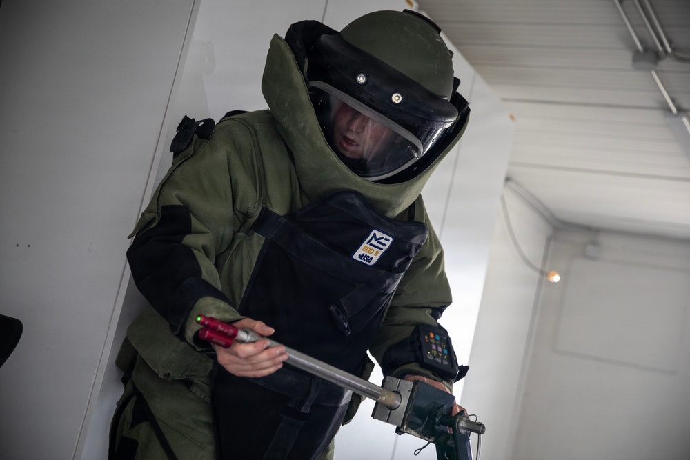 KFOR RC-E EOD Soldiers conduct counter IED training at Camp Bondsteel