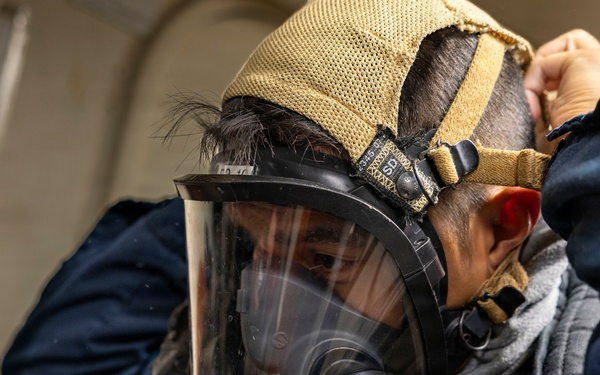 DDG 117 Conducts GQ Drills And Mass Cas