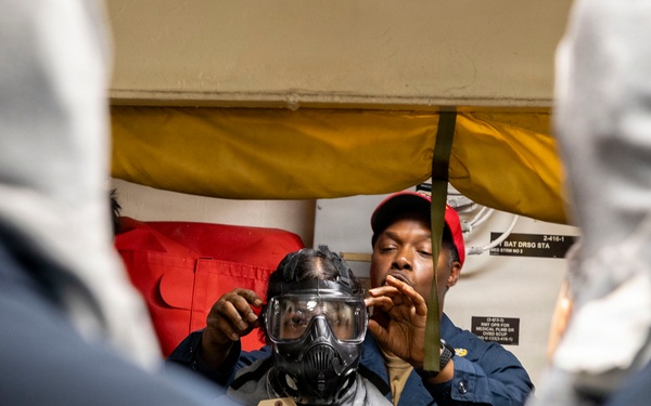 DDG 117 Conducts GQ Drills And Mass Cas