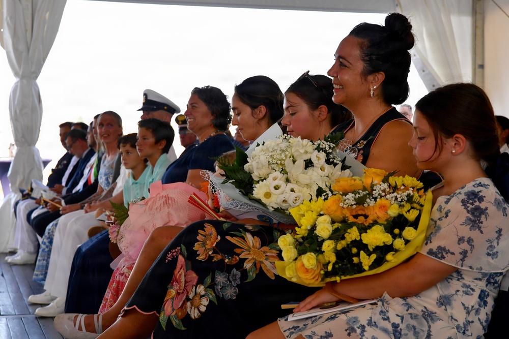 USS Mount Whitney Holds Change of Command Ceremony