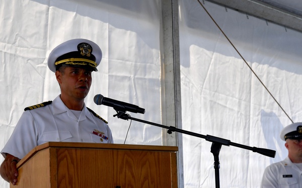 USS Mount Whitney Holds Change of Command Ceremony