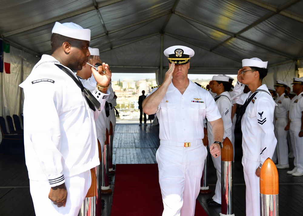 USS Mount Whitney Holds Change of Command Ceremony