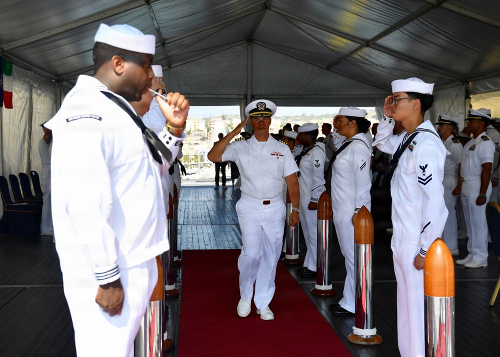 USS Mount Whitney Holds Change of Command Ceremony