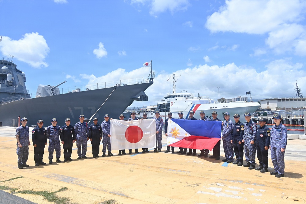 JMSDF, Philippine Coast Guard conduct exchange during RIMPAC 2026