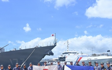 JMSDF, Philippine Coast Guard conduct exchange during RIMPAC 2026