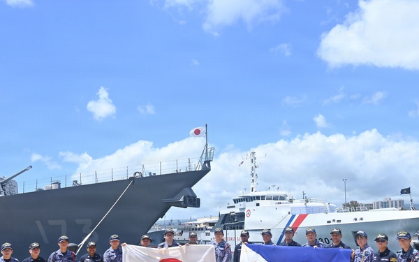 JMSDF, Philippine Coast Guard conduct exchange during RIMPAC 2026
