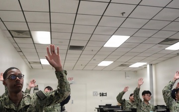 SIMA Norfolk Sailors Participate in World-Class Onboarding