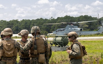 2nd Marine Aircraft Wing commanding general visits AGS leaders course