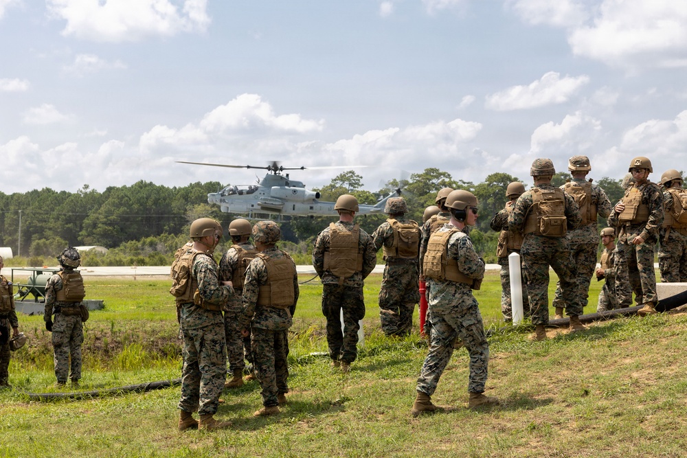 2nd Marine Aircraft Wing commanding general visits AGS leaders course