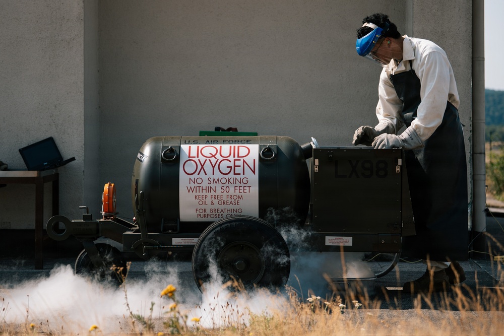 86th MXS Airmen are LOX’ing it down