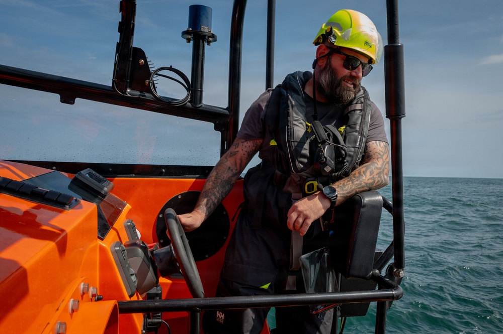 U.S. Airmen partner with Caister Lifeboat Volunteer Service for SERE training
