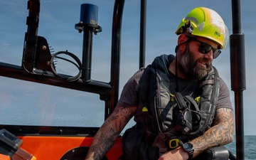 U.S. Airmen partner with Caister Lifeboat Volunteer Service for SERE training
