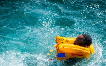 U.S. Airmen partner with Caister Lifeboat Volunteer Service for SERE training
