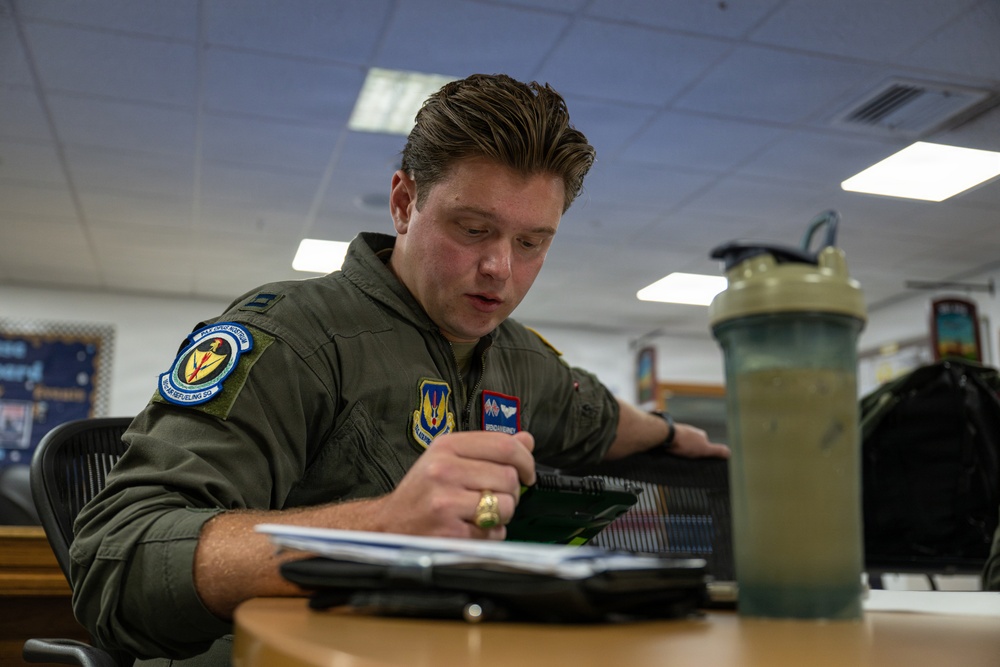 100 ARW refuels Navy P8