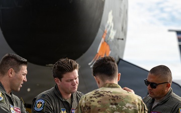 100 ARW refuels Navy P8