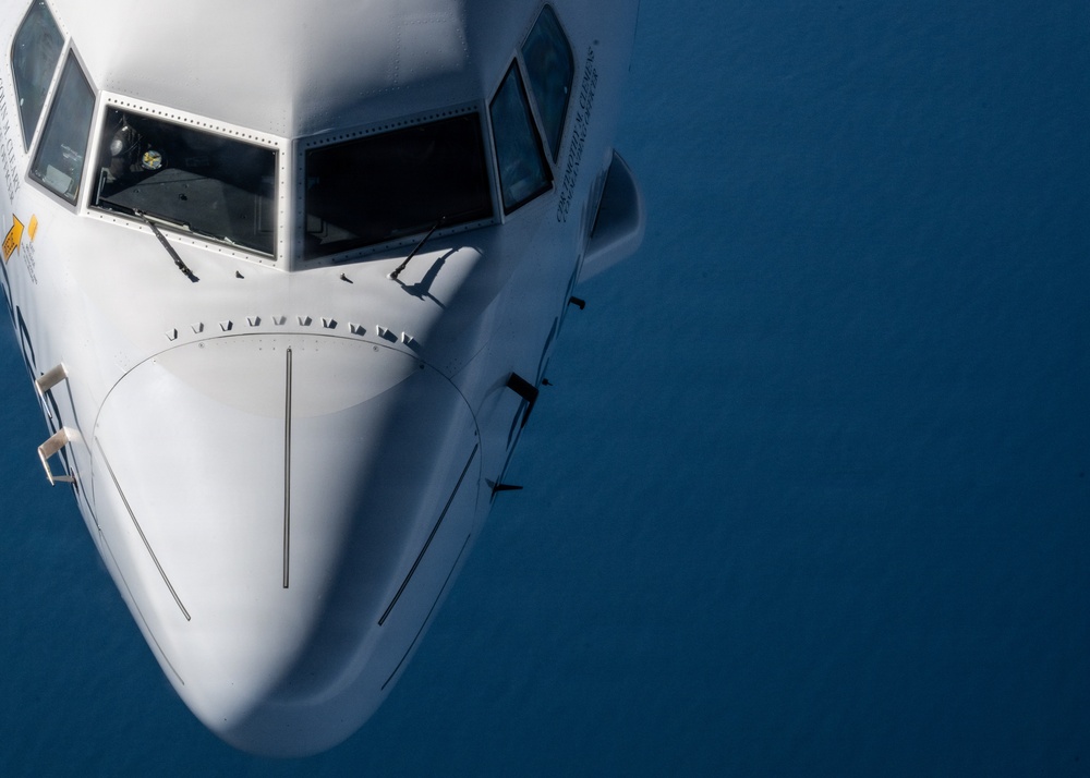 100 ARW refuels Navy P8