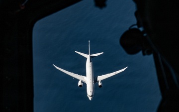 100 ARW refuels Navy P8