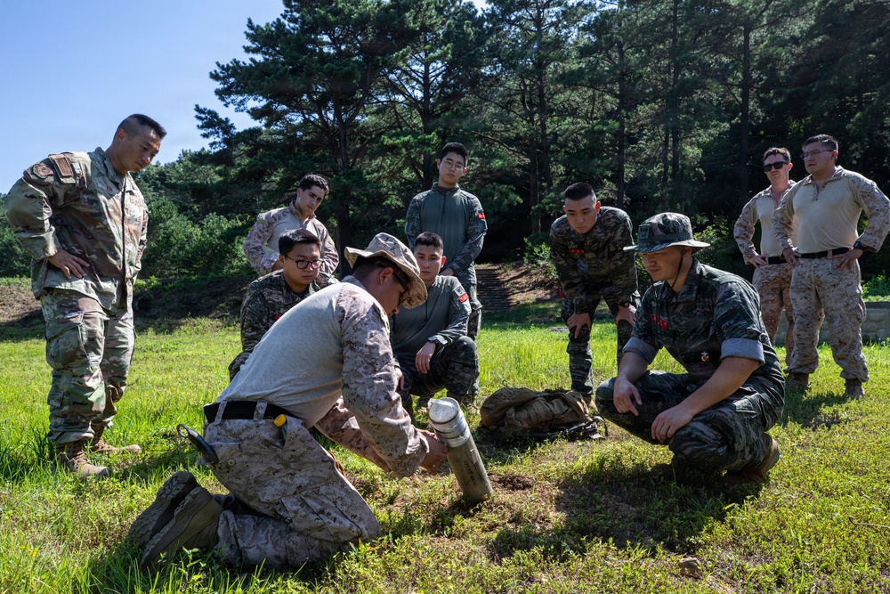 KMEP 26.2 | 3rd MLG conducts EOD classes with ROK Marines