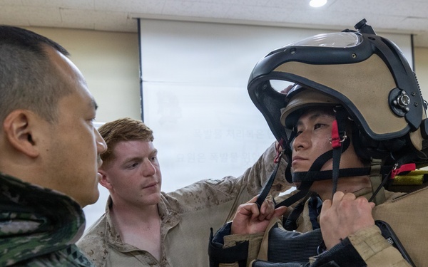KMEP 26.2 | 3rd MLG conducts EOD classes with ROK Marines