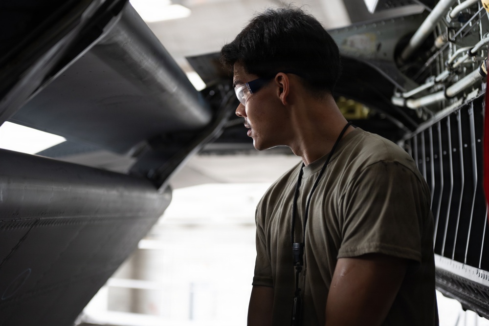 6th MXS ISO Airmen inspect the backbone of USAF Mobility