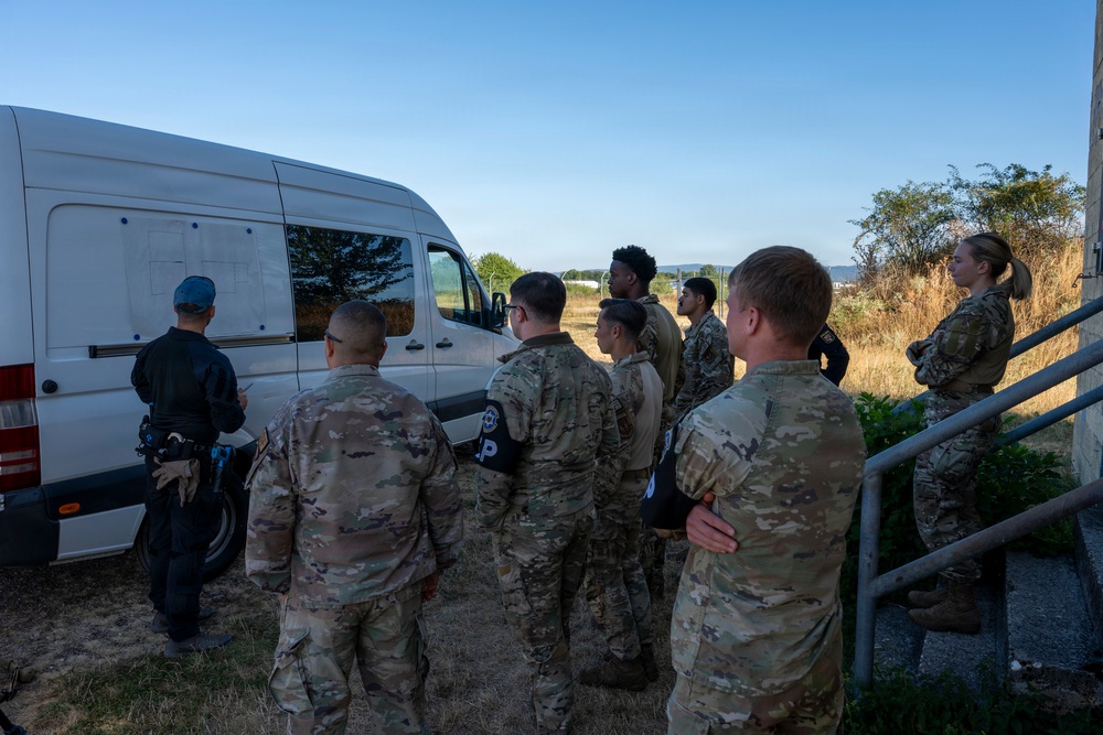 U.S. Airmen conduct bilateral tactical training with German law enforcement