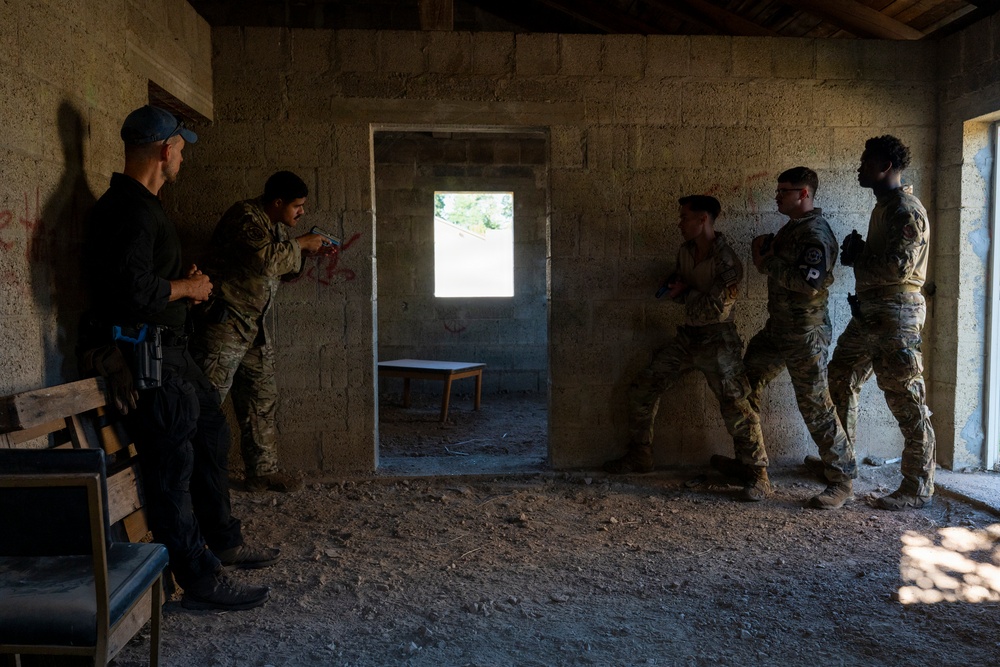 U.S. Airmen conduct bilateral tactical training with German law enforcement